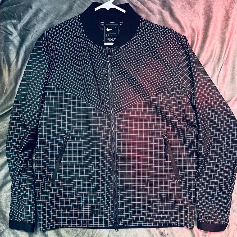 Nike Tech Pack Lightweight Bomber Jacket Men’s size Medium NWOT Black/White
